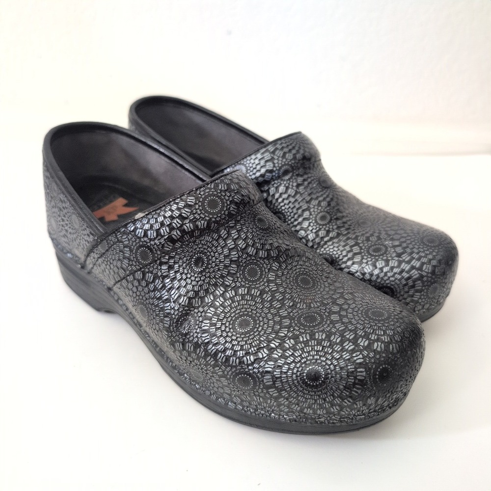Dansko XP Professional Clogs Black Silver Medallion Embossedβ Leather 39 8-8.5